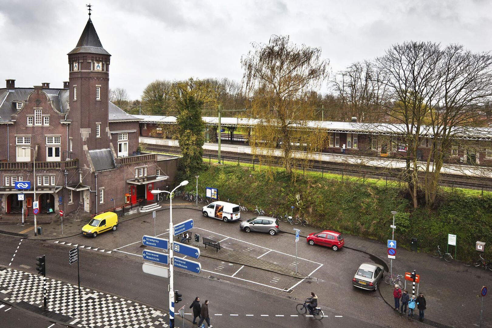 intercity-die-station-weert-overslaat-ongewenst-vindt-provincie-de